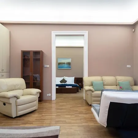 Apartment Kiraly With Free Parking And Ac