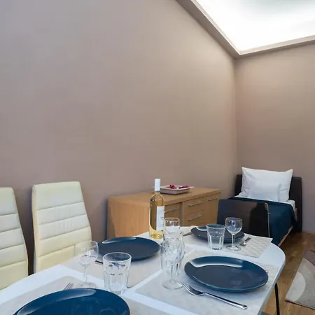 Kiraly With Free Parking And Ac Apartament *